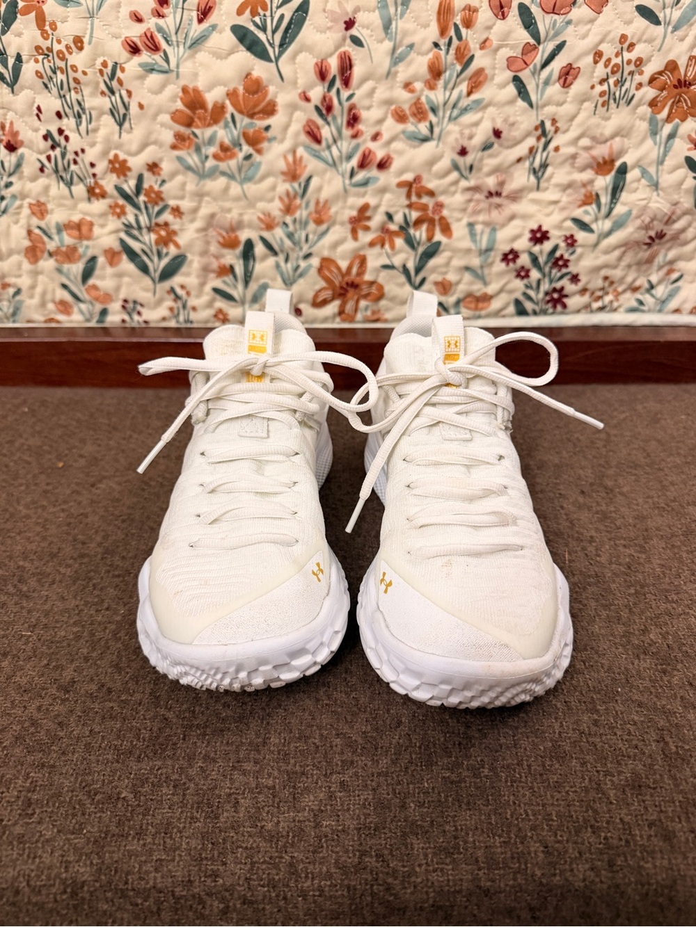 Under Armour Women's White volleyball Sneakers with Gold Logo